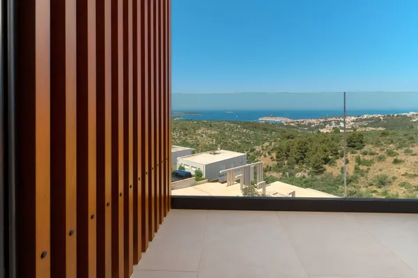 Double bedroom second angle