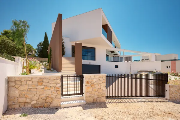 Villa front driveway alternate angle